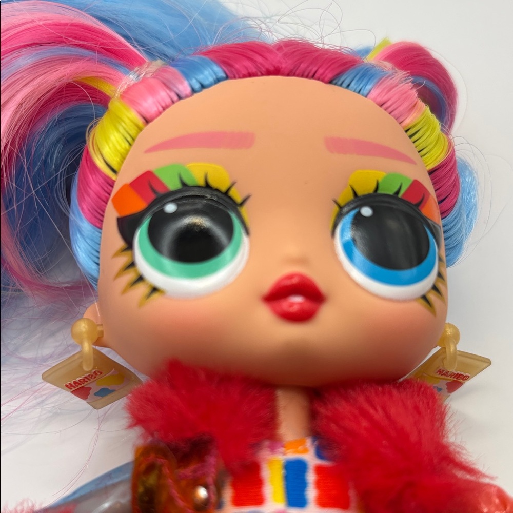 L.O.L. Surprise! Tween Rainbow Pop Doll with Pink, Blue & Yellow Hair - Picture 12 of 12